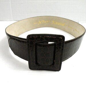 Betsey Johnson, brown croc design belt